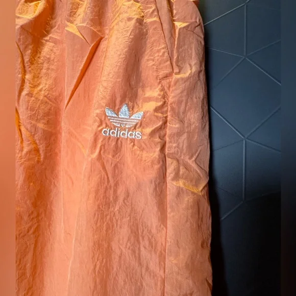 Women’s Adidas Orginals Large Logo track pants - Picture 4 of 8